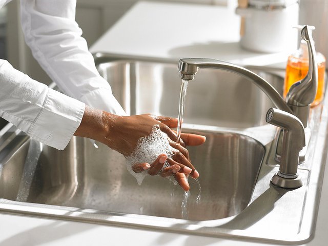How to use natural cleaning and disinfecting products during the coronavirus pandemic, while still following guidelines from the CDC and Health Canada.