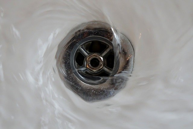 The beginner's guide to making your own homemade non-toxic household cleaners. Rid your home of harmful chemicals, one cleaning product at a time.