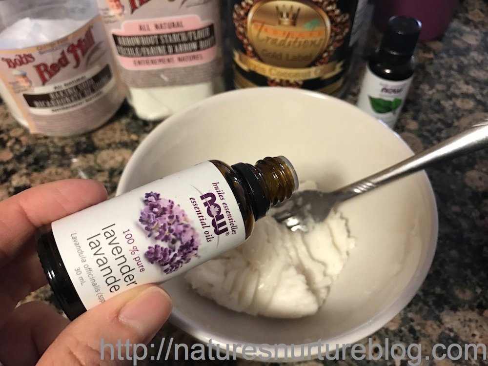 What's really hiding in your deodorant? Find out how (and why) to switch to a non-toxic deodorant, with a simple homemade recipe and the safer alternatives you can find at the store!