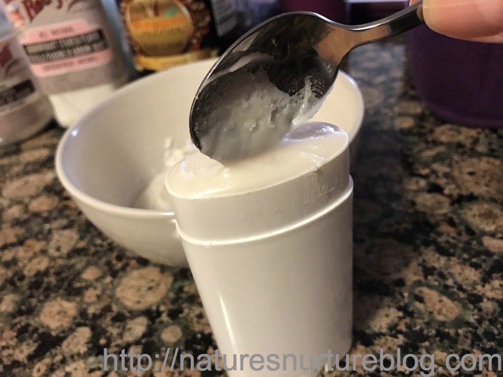 What's really hiding in your deodorant? Find out how (and why) to switch to a non-toxic deodorant, with a simple homemade recipe and the safer alternatives you can find at the store!